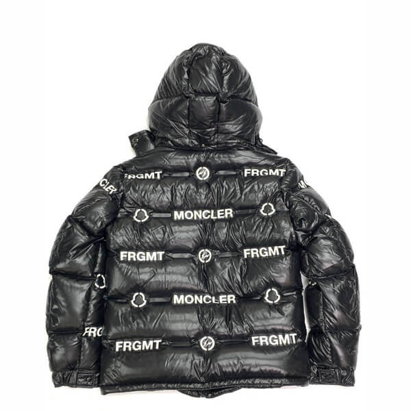 モンクレール 偽物 モンクレール FRAGMENT MAYCONNE モノグラム ダウンジャケット 09U1A5064068950999