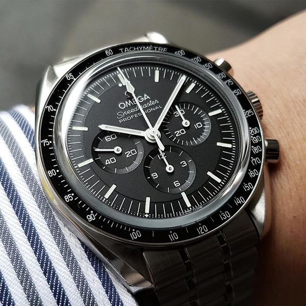 大人気新作！オメガ コピー スピードマスター ムーンウォッチ プロフェッショナル マスタークロノメーター 310.30.42.50.01.001