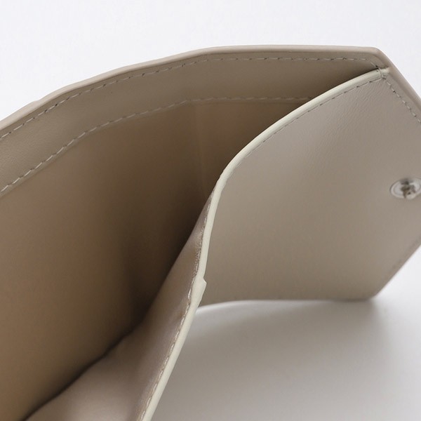 定番☆メゾンマルジェラ 偽物 スリーフォールドウォレット S56UI0136 PR044 T2086