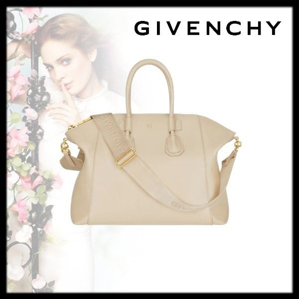 ジバンシィ 偽物 レザー スモール アンティゴナ スポーツ バッグBB50MZB1KR-257