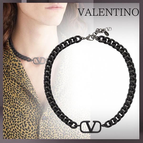 ナチュラル可愛い☆ヴァレンティノ 偽物 VLOGO SIGNATURE ラバー仕上げ メタルネックレス 黒 YJ0Q32SET_0NO