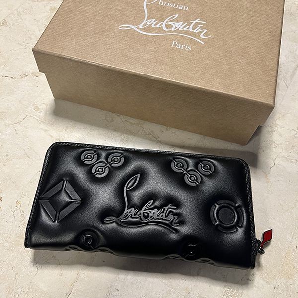 大人気!!新色ルブタン Panettone Wallet パデッド 偽物 1235094BK01