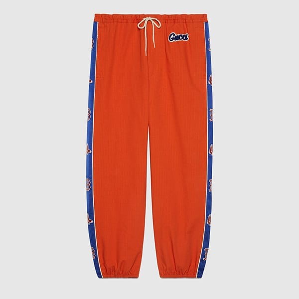 【即発】グッチ MLB レッドソックス パッチ付き ジョガーパンツ 偽物 717233ZALEP7708