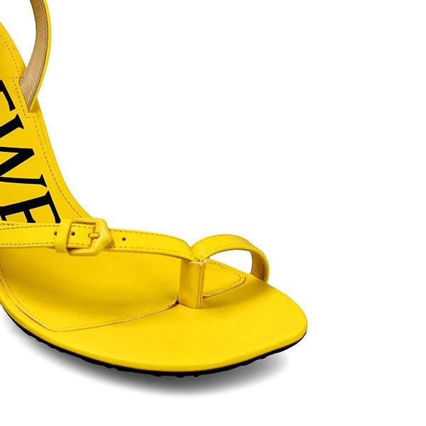 トレンドの最前線☆ロエベ ペタル スティレット サンダル L814465X58