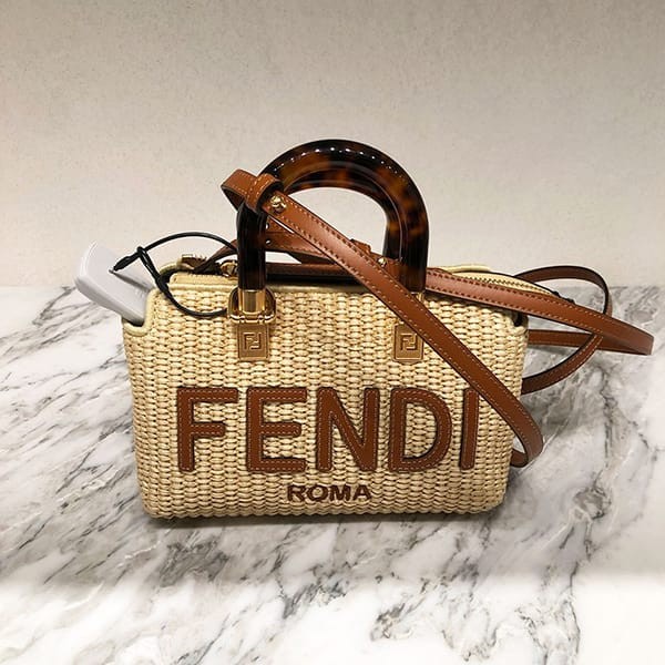 即発送フェンディ コピー バイ ザ ウェイ ミニ ストロー ボストンバッグ 88BS067ANWSF1LMM