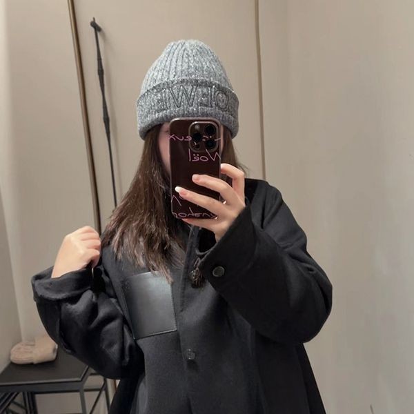 ロエベ ロゴ入りニット帽 コピー F811487X28