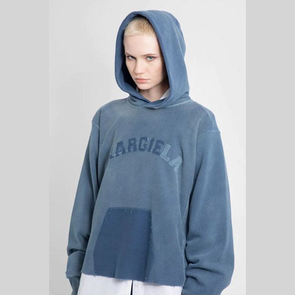 男女兼用メゾン マルジェラ ブルー ロゴ フェイデッド パーカーS51GU0127