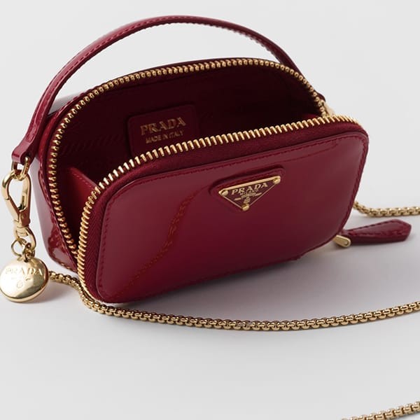 関税なしプラダ コピー パテントレザー チェーンストラップ ミニポーチ 3色 1NR025_069_F0E06