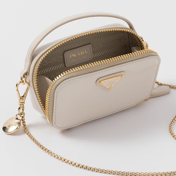関税なしプラダ コピー パテントレザー チェーンストラップ ミニポーチ 3色 1NR025_069_F0E06