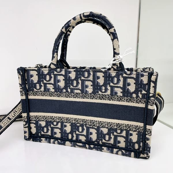 便利でディオール BOOK TOTE 偽物 ミニ ショルダーバッグ S5573CRIW_M928