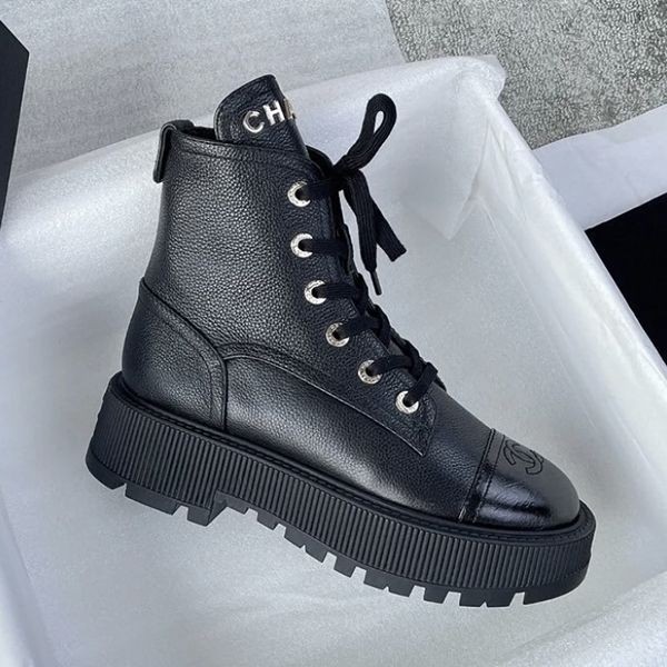 セール新作《厚底》シャネル ショート ブーツ 偽物 cc11118