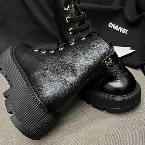 セール新作《厚底》シャネル ショート ブーツ 偽物 cc11118