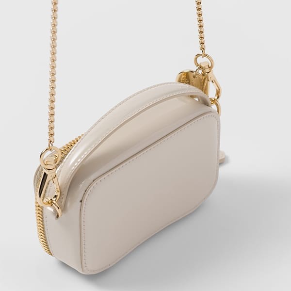 関税なしプラダ コピー パテントレザー チェーンストラップ ミニポーチ 3色 1NR025_069_F0E06