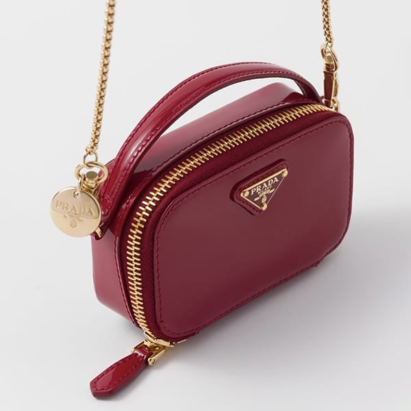 関税なしプラダ コピー パテントレザー チェーンストラップ ミニポーチ 3色 1NR025_069_F0E06