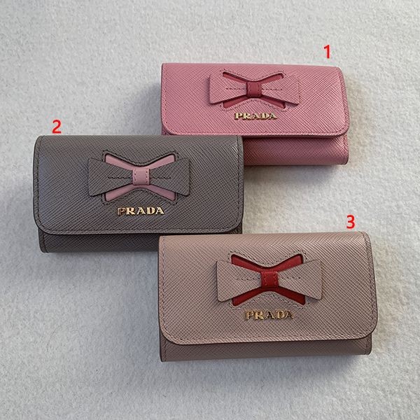 プラダ☆バイカラーSAFFIANO 偽物リボン4連キーケース1PG004