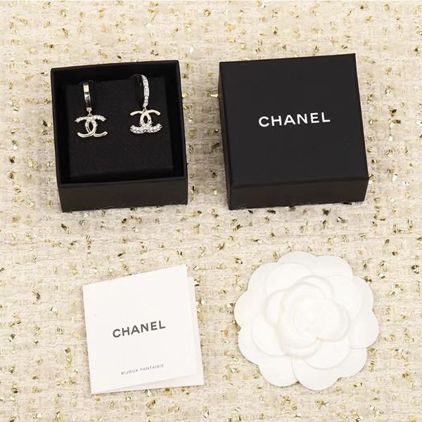 シンプルで可愛い シャネル フープ ピアス 偽物 AB9453 B09560 NL010