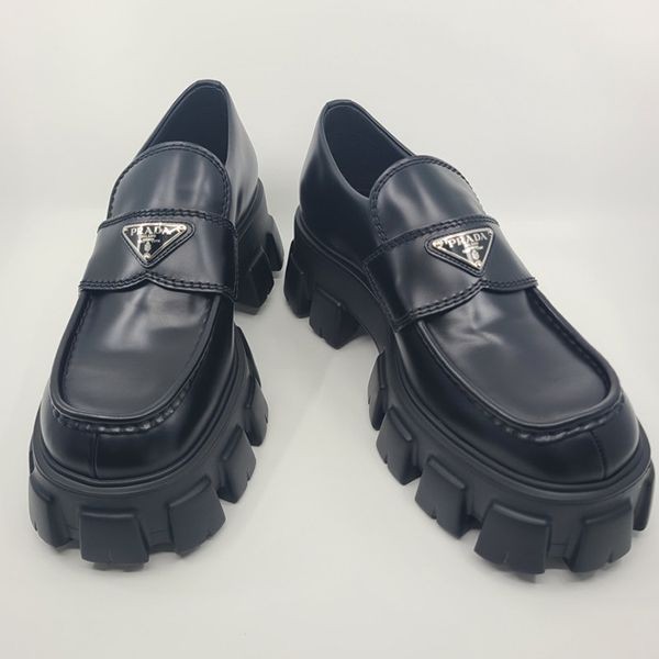 【VIPセールで入荷！】プラダ モノリス ブラッシュドレザー ローファー 2DE129 B4L F0002