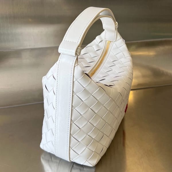 目玉商品！ボッテガ ヴェネタ 偽物 ミニ ウォレス ショルダーバッグ ハート 777898V3TJ18583