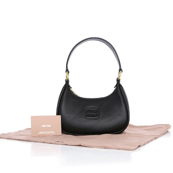 自然で上品なデザインミュウミュウ ロゴラウンドショルダーバッグ 偽物 5BC142 2F8K F0002