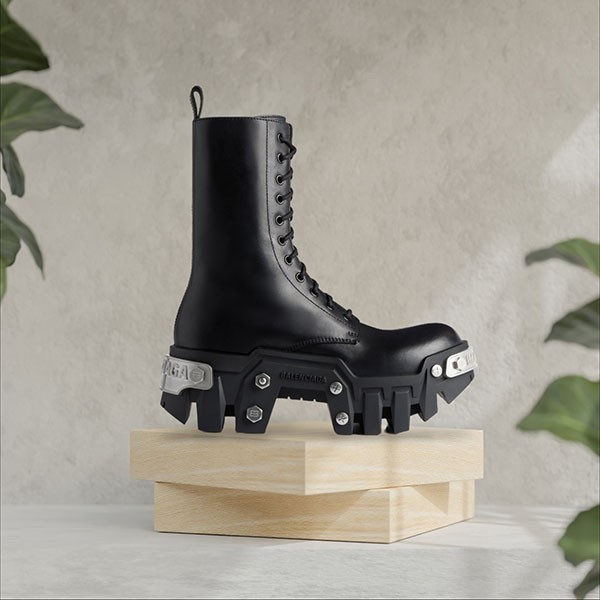 バレンシアガ BULLDOZER 偽物 レースアップブーツ 672502WBCQ11081