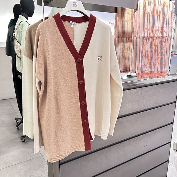 待望の再入荷ロエベ ニットカーディガン スーパーコピーlow03063