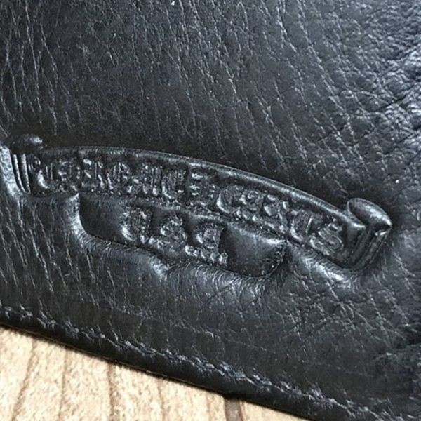 エレガント＆キュートクロムハーツ レナード 偽物カムホート彫金 2nd ダガー 5 コノリーレザー 小銭入れ カードケース030842