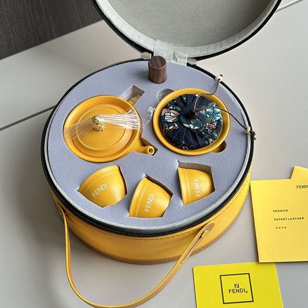 フェンディ 円形ボックスティーセットw2404309