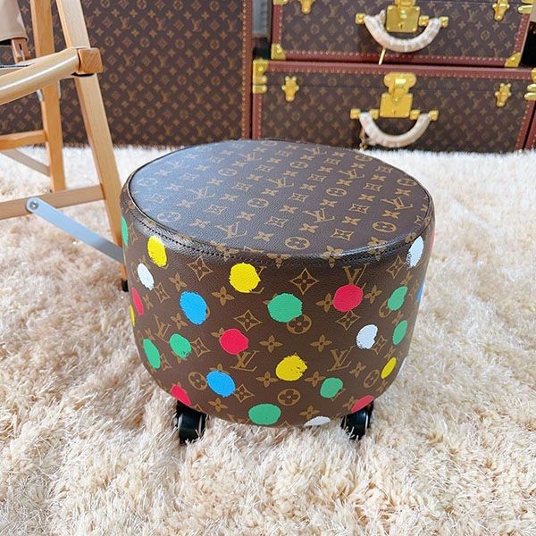 ルイヴィトン モノグラム 草間彌生 チェアw24043010