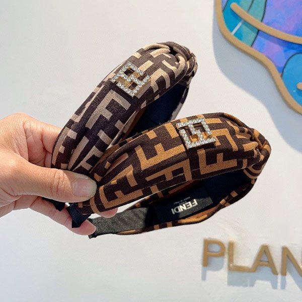 フェンディ カチューシャ コピー w24043077