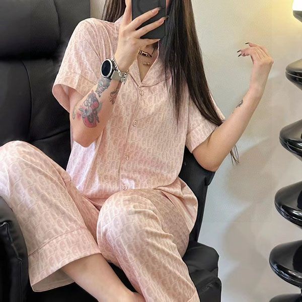 ディオールの新作レディースパジャマ w240430112