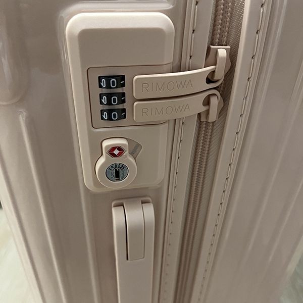 リモワ スーツケース エッセンシャル 偽物 Cabin petal pink04061