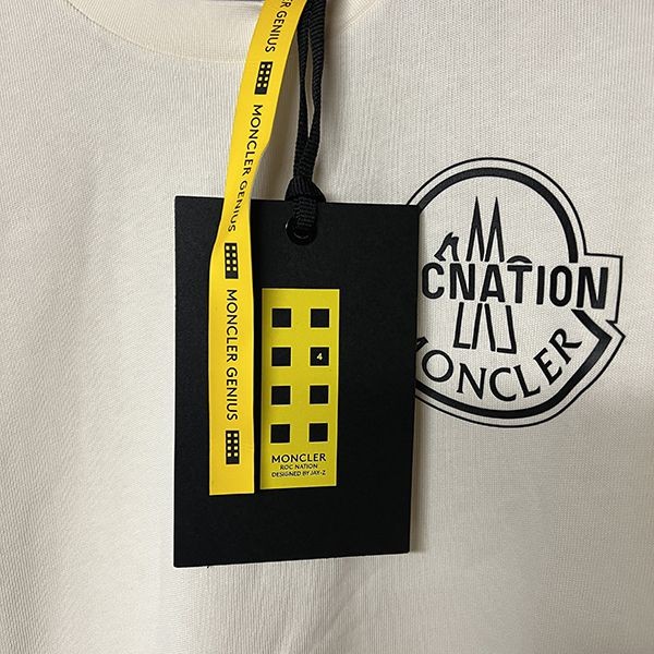 モンクレール ROC NATION DESIGNED BY JAY-Z ロゴ Tシャツ偽物8C0000589A8Y999