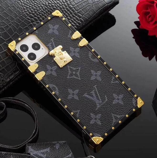 ルイヴィトン Supreme コピー アイトランク iphone15ケース レザーストラップ付き シュプリーム iphone14 pro/13ケース セレブ  激安 7色 24050802