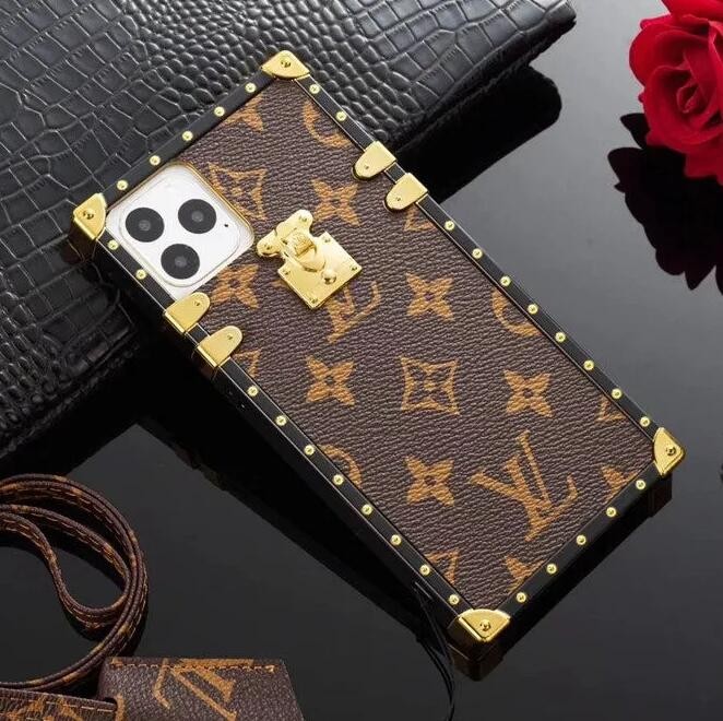 ルイヴィトン Supreme コピー アイトランク iphone15ケース レザーストラップ付き シュプリーム iphone14 pro/13ケース セレブ  激安 7色 24050802