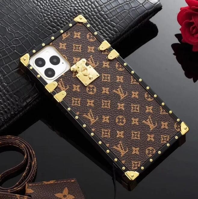 ルイヴィトン Supreme コピー アイトランク iphone15ケース レザーストラップ付き シュプリーム iphone14 pro/13ケース セレブ  激安 7色 24050802