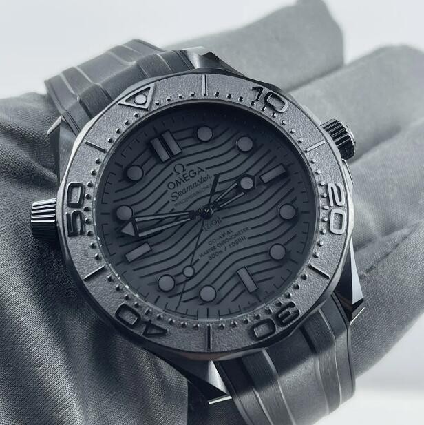 オメガ シーマスター ダイバー 300M コーアクシャル マスタークロノメーター 210.92.44.20.01.003 SSxラバー AT 黒文字盤