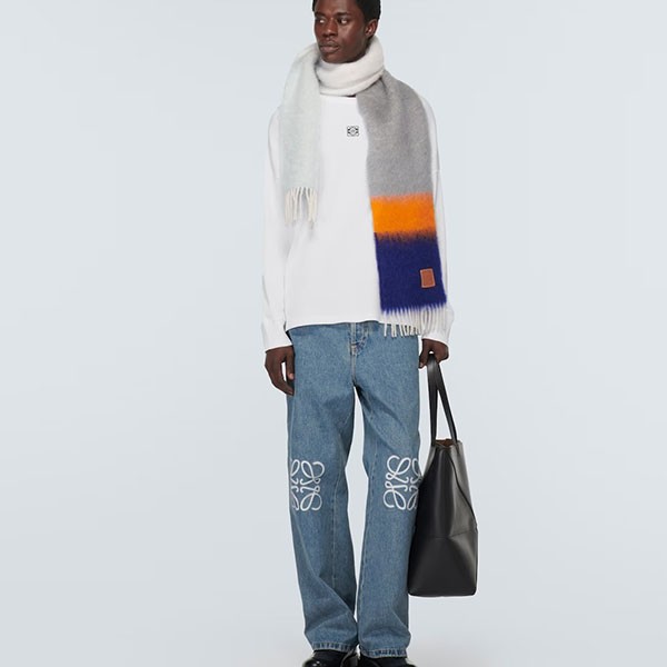 ロエベ オーバーサイズ コピー ロングスリーブ Tシャツ H526Y22XAY