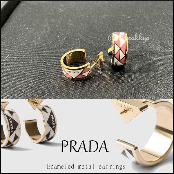 速達発送サービスプラダ エナメルメタル ピアス 偽物 Enameled metal earrings 1IO086
