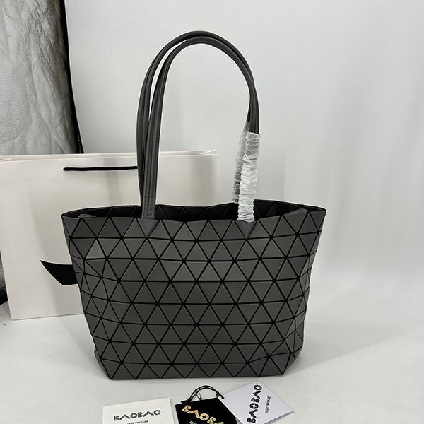 BAOBAO ISSEY コピー MIYAKE カルトン メタリック バッグ 24081202