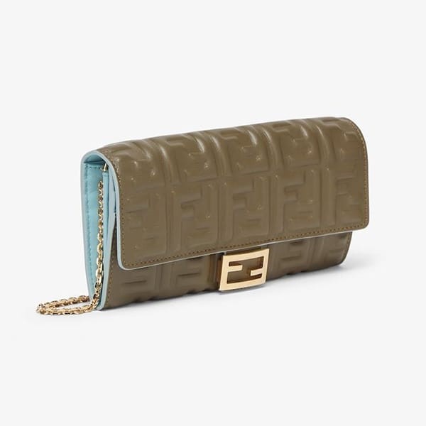 並行輸入品 偽物 フェンディ ffモチーフ バゲット コンチネンタル財布 チェーン付 2色 8m0365at00f1pqh