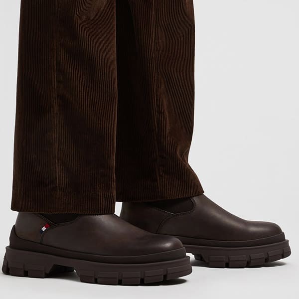 今注目アイテム！モンクレール hevea 偽物 チェルシーブーツ j209a4f00090m4516257