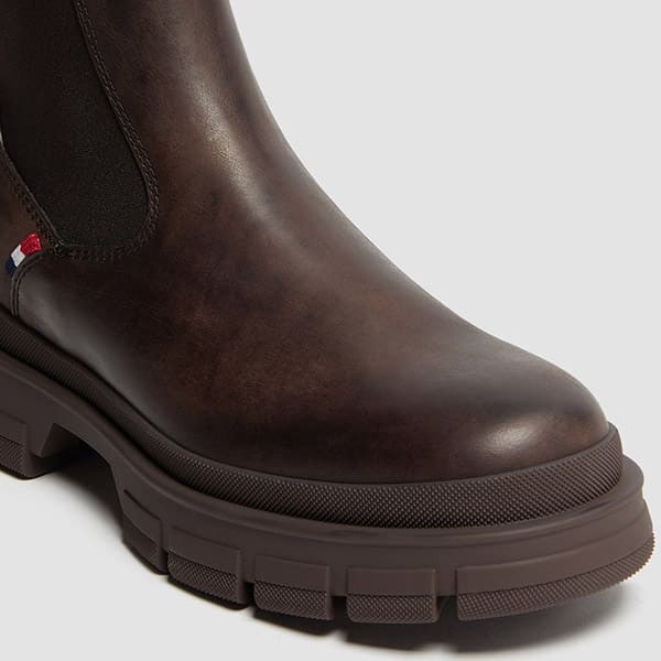 今注目アイテム！モンクレール hevea 偽物 チェルシーブーツ j209a4f00090m4516257