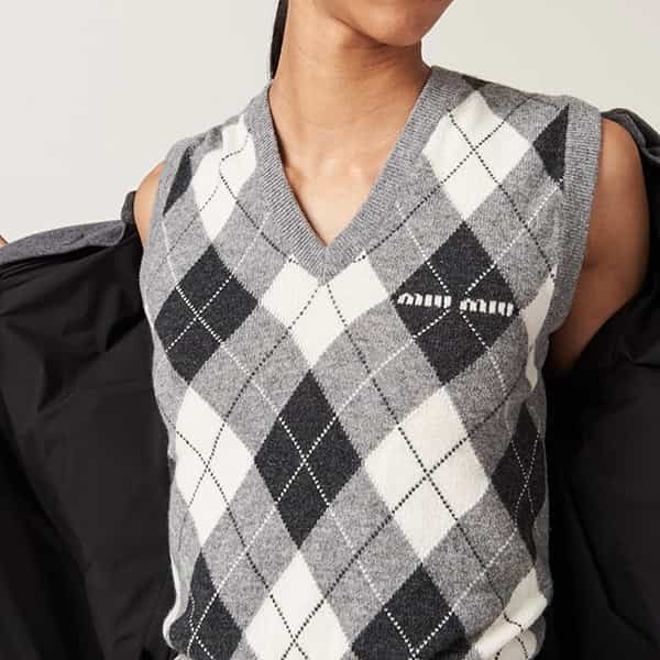 ミュウミュウ カシミヤ ニット ベスト mmv106_13k7_f0k44_s_232