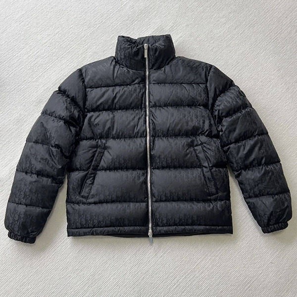 ディオール オブリークダウンジャケット 偽物 943c449a4462