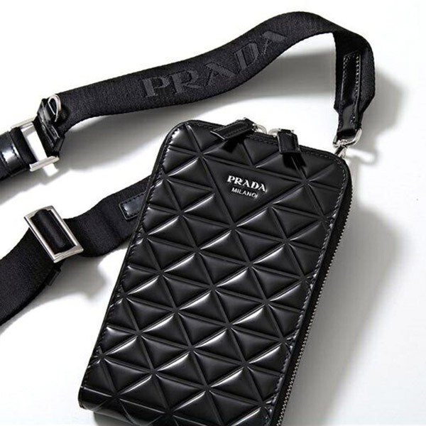 上品高見え■プラダ フォンケース コピー 2ZT058 2CNV トライアングルモチーフ