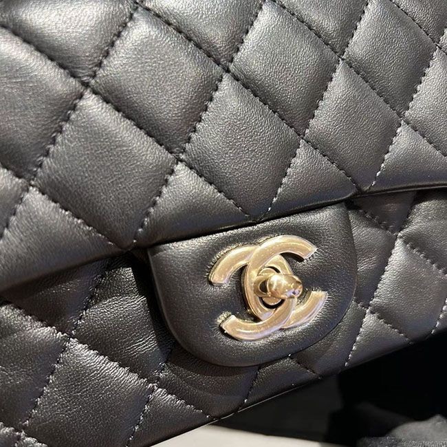 高級ブランドミニマトラッセ新サイズ シャネル ミニ フラップ バッグ AS5219 Y04059 94305