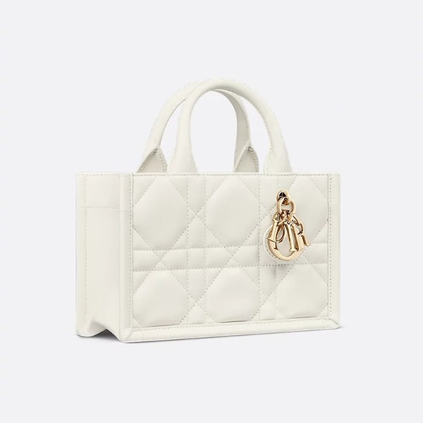 トレンドの最前線☆ディオール ブックトート 偽物 ストラップ付き ミニバッグ 7色 S5573OWHP_M900