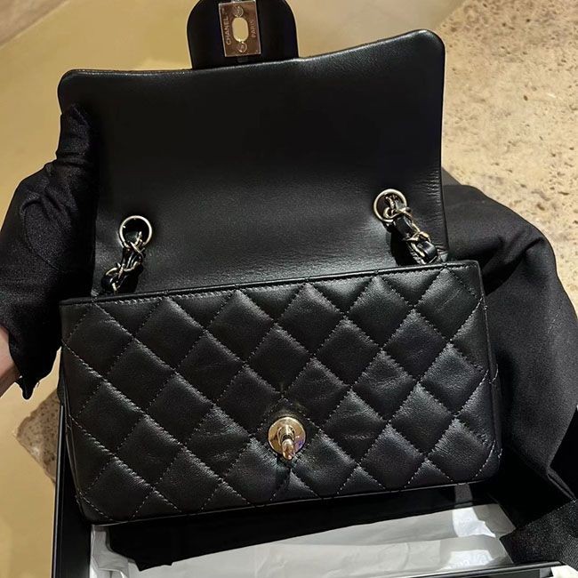 高級ブランドミニマトラッセ新サイズ シャネル ミニ フラップ バッグ AS5219 Y04059 94305