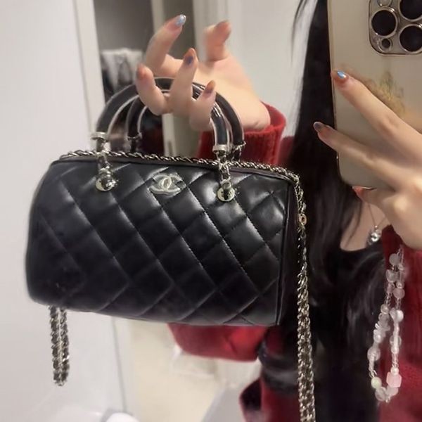 ◎スケルトンなハンドル◎シャネル ショルダーバッグ パロディ AP4411