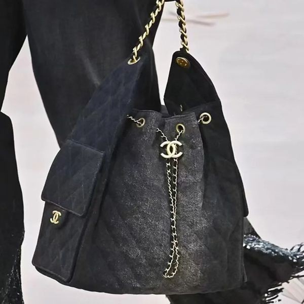 速達発送【上品エレガンス 】シャネル ホーボーバッグ 偽物 AS5311B18799